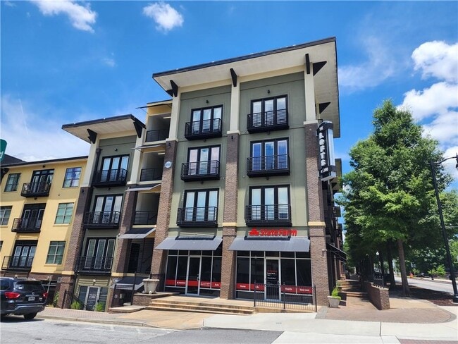 Building Photo - 5300 Peachtree Rd Unit 2212