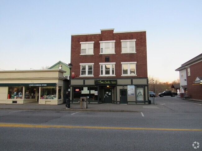 Building Photo - 135 Main St Unit 135D Rental