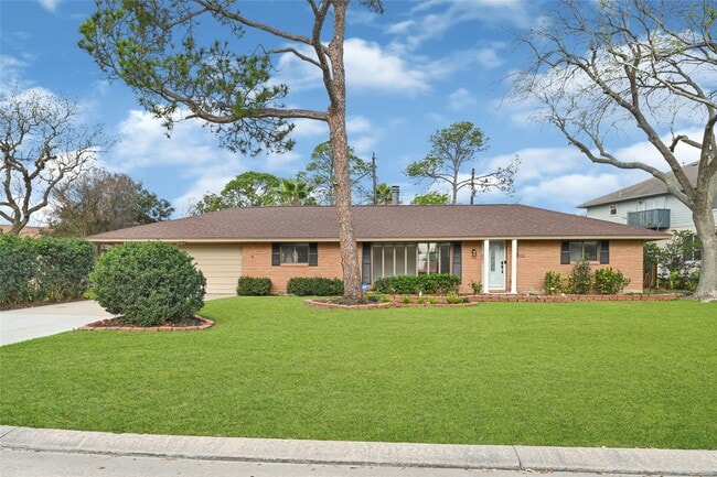 Building Photo - 2515 Baycrest Dr