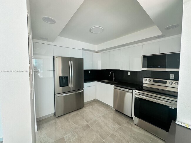 Photo - 16546 NE 26th Ave Unit 4J