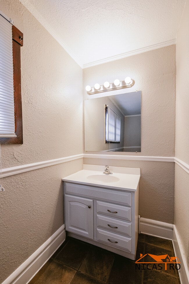 Photo - 1600 N 4th St