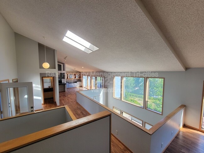 Photo - 600 W 26th Pl