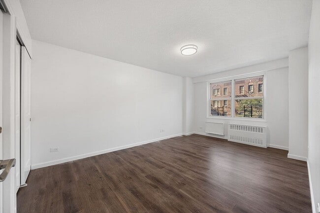 Photo - 2550 Olinville Ave