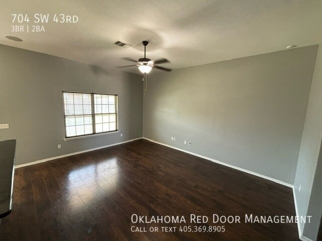 Photo - 704 SW 43rd St