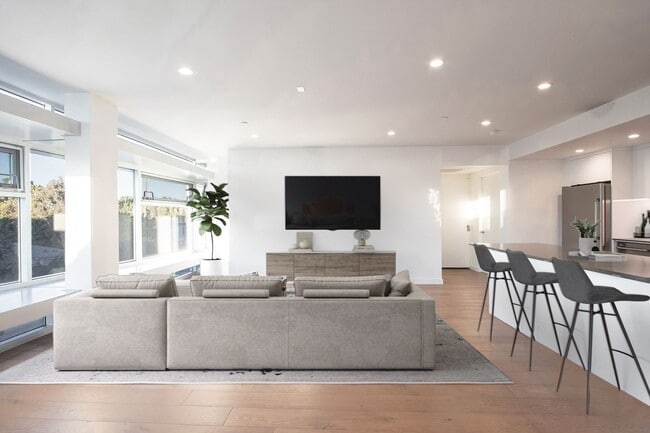 Photo - 12770 Caswell Avenue