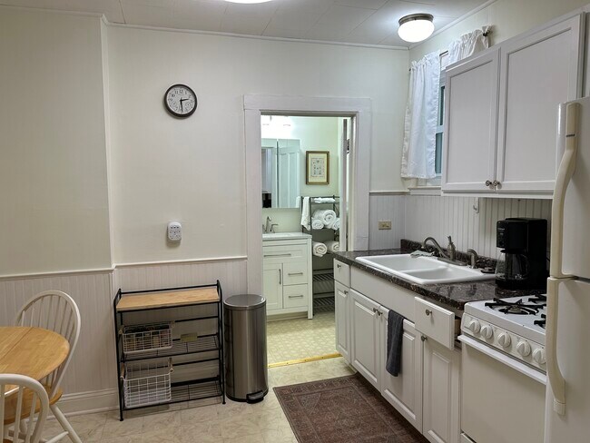 Photo - 133 Nelson Ave Unidad #1 Upstairs Front