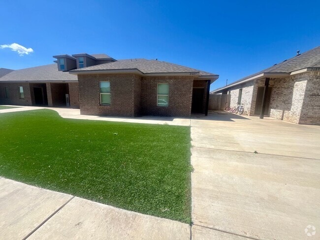 Building Photo - Escape the Ordinary in Viridian Townhomes!