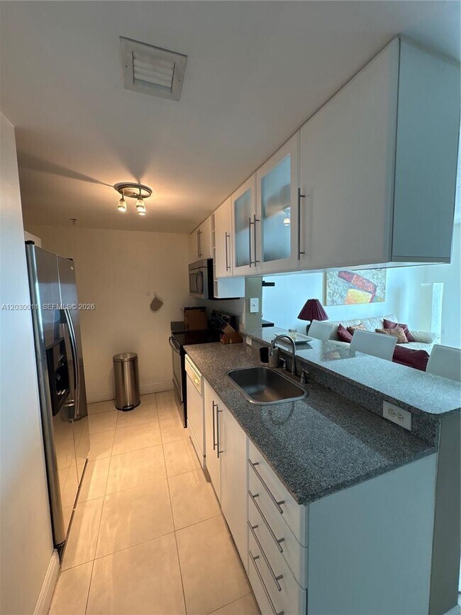 Photo - 275 NE 18th St Unidad 1709