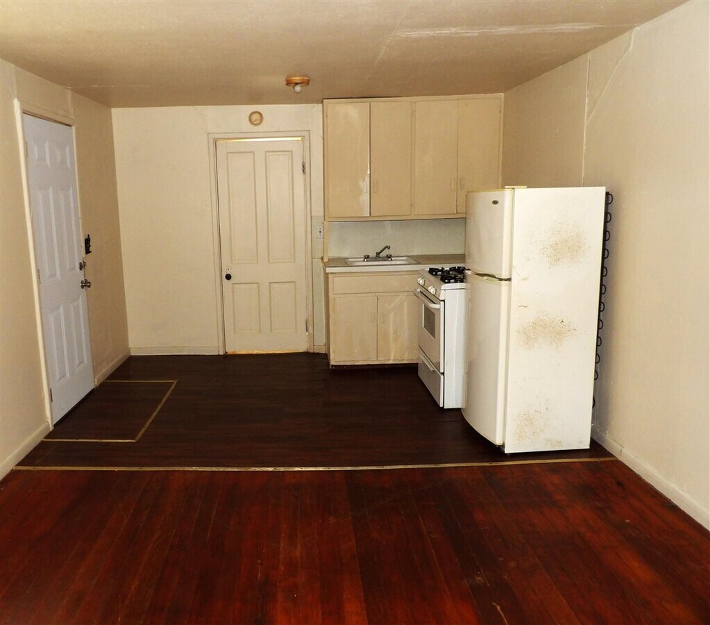 Photo - 1214 SW D Ave
