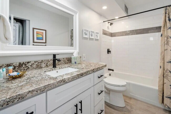 2nd Bath - 4310 Lower Honoapiilani Rd Unit 508