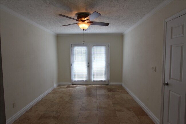 Photo - 6630 Corbin St