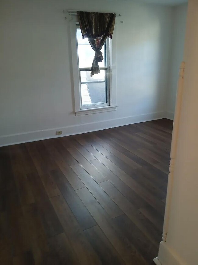 Photo - 129 Plainfield Ave