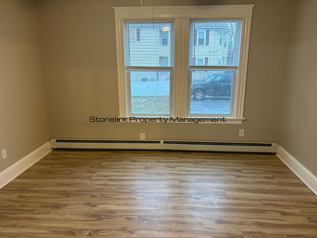 Photo - 161 Farm St Unit 1