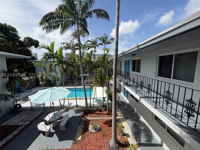 Building Photo - 7441 SW 59th St Unit 28
