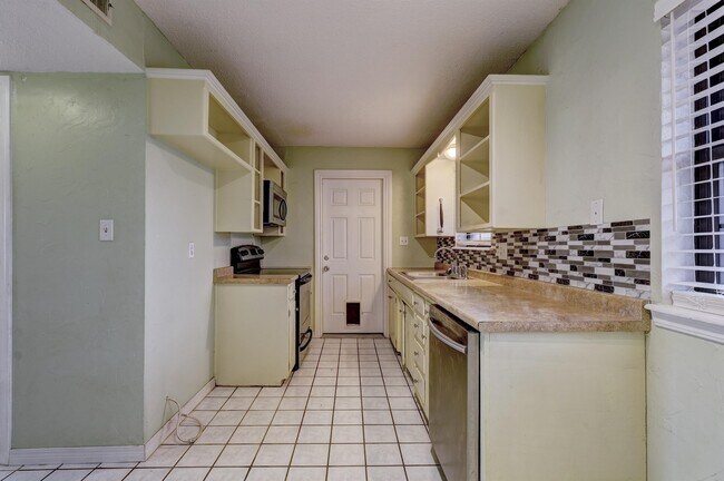 Photo - 14004 N Everest Ave