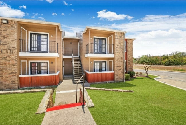 Building Exterior - Marine Creek Apartments