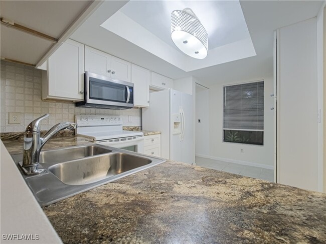 Building Photo - 15125 Parkside Dr Unit 103