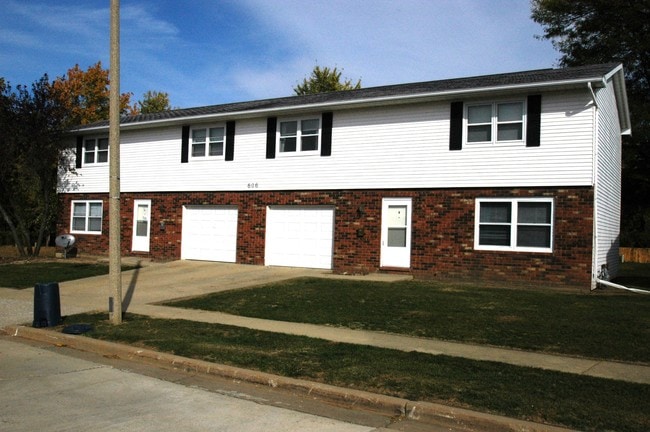 Photo - Arcadia Drive Apartments