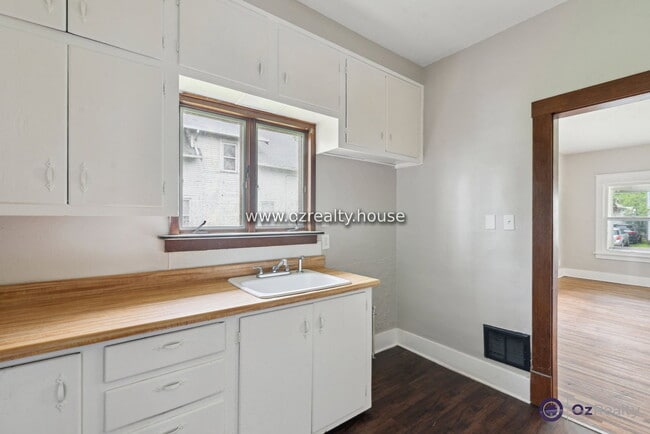 Photo - 2027 Berkshire Pl