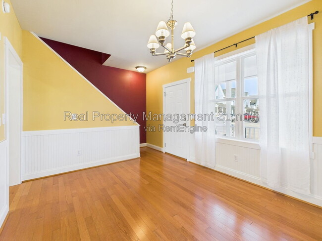 Photo - 350 Marquette Ct
