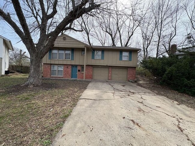 Photo - 7415 Willow Ave House