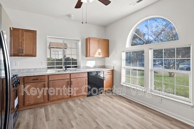 Photo - 6219 Oakglen Dr