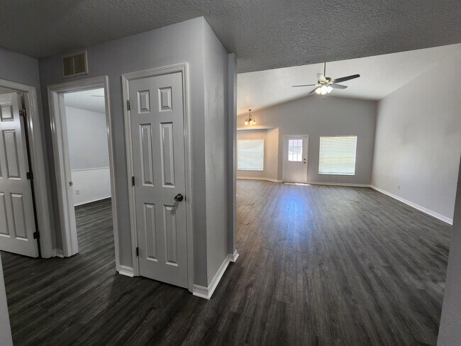 Photo - 6240 Arthur Ave