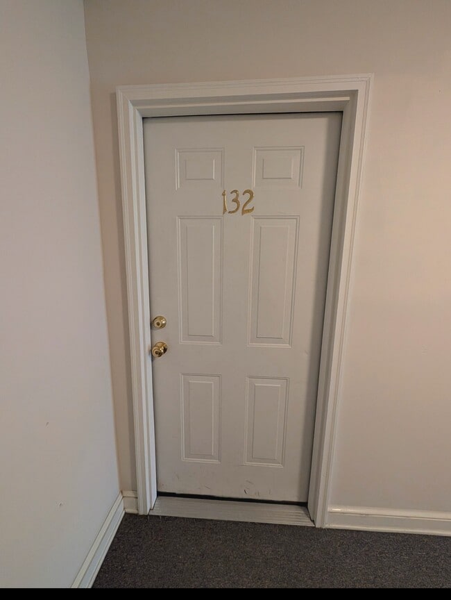 Photo - 132 Rivertree Ln