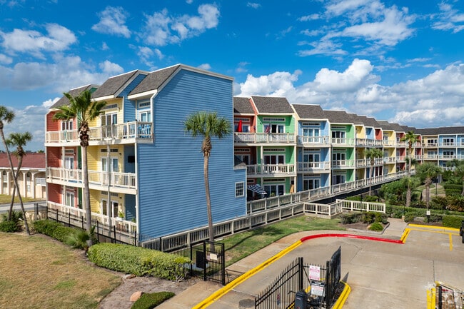 Building Photo - Oceanfront Lofts