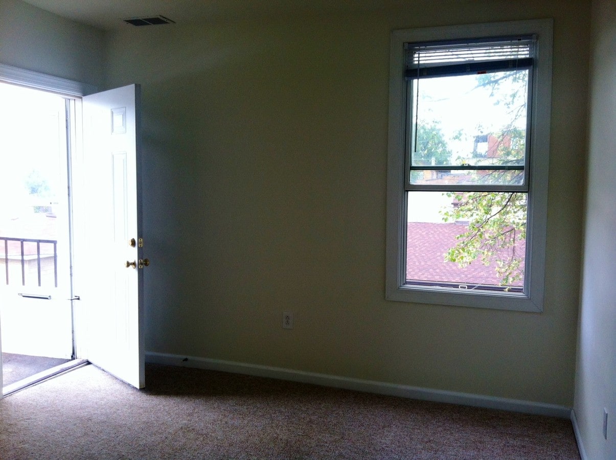 Bedroom 2 - 537 Greenfield Ave Unit 2