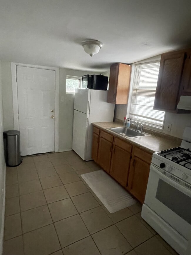 Photo - 2312 Mercer St