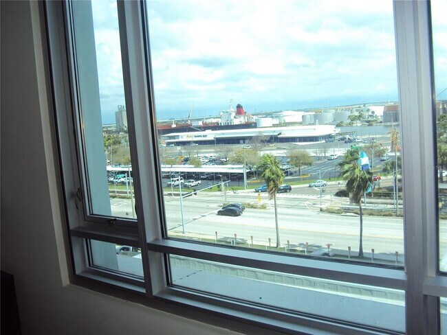 Photo - 111 N 12th St Unidad 1610 Rental