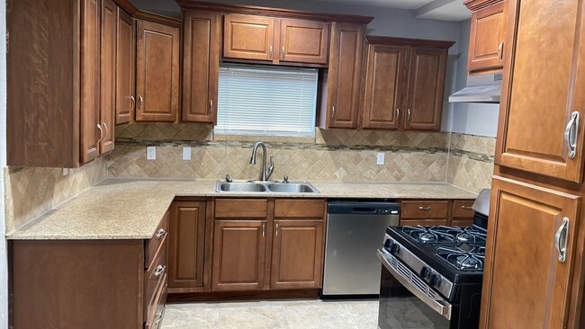 Photo - 3119 Pioneer Ave