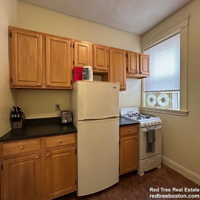 Building Photo - 110 Peterborough St Unit 124 #9 Rental