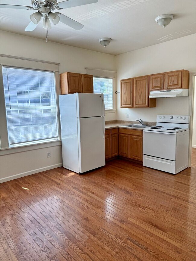 Photo - Vancouver Ave.