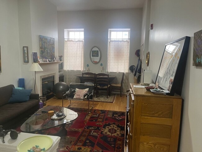 Building Photo - Bright Old City Loft Unit 1st Floor