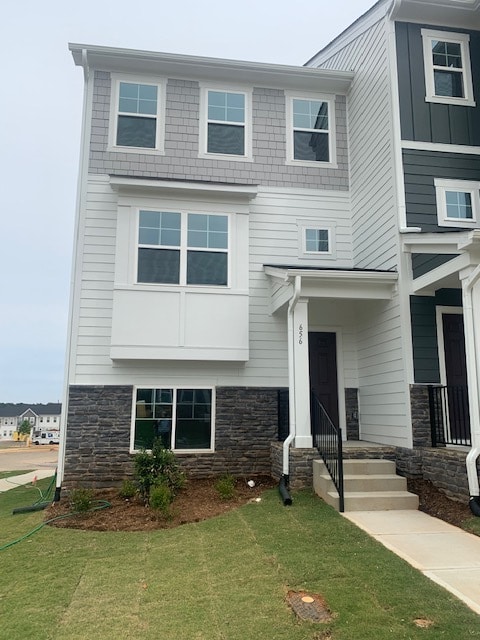 Building Photo - 656 Gimari Dr Rental