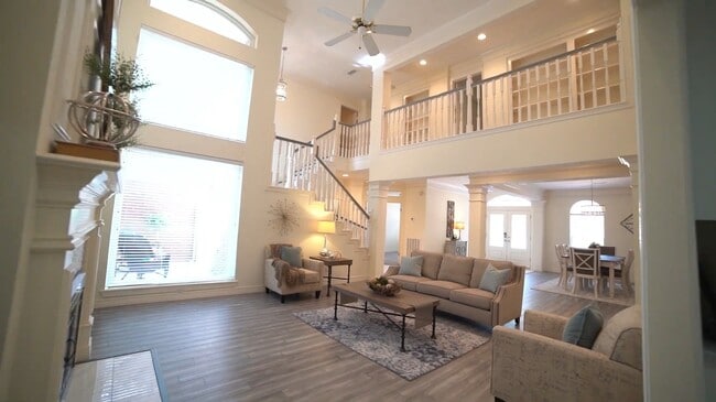 Photo - 3406 Kingsway Ct