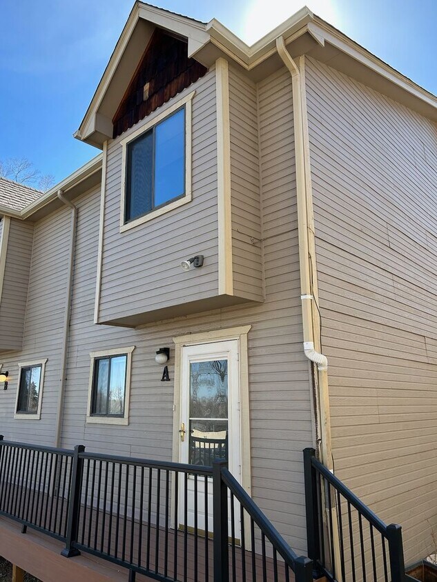 Available NOW - 2 Bed 1.5 Bath with AC - M... - Available NOW - 2 Bed 1.5 Bath with AC - M...