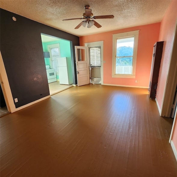 Photo - 4401 Ave Q 1/2 Unit 2