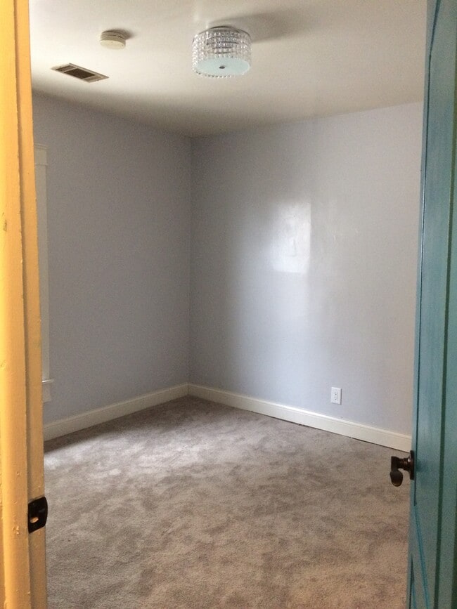 Photo - 817 E Jefferson St Unit Upper