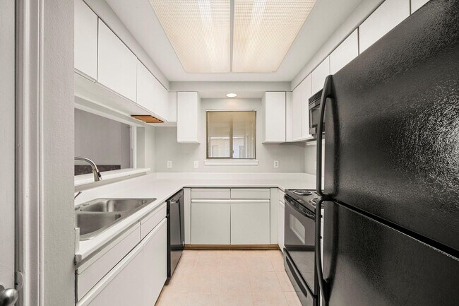 Photo - 4144 Greystone Way Unit 406