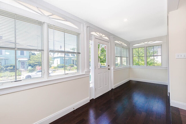 Photo - 120 Jerome St