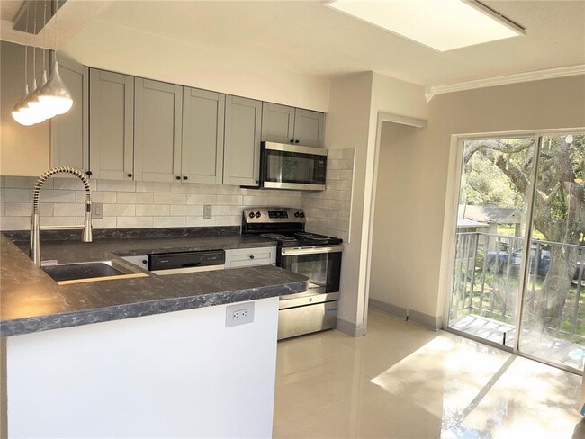 Photo - 7919 Lakeshore Dr