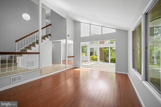 Photo - 225 Penny Ln