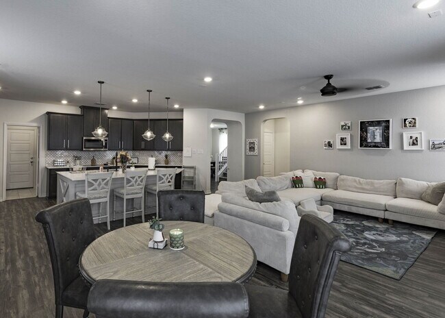 Photo - A Cibolo Stunner in Landmark Pointe!