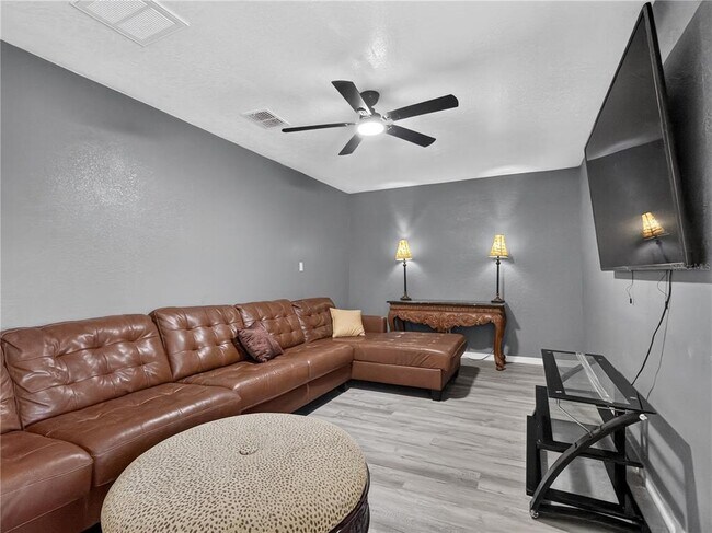 Photo - 465 Rio Grande Ln