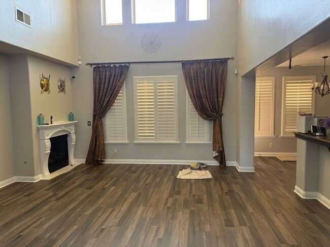1327 E Via Marbella Dr