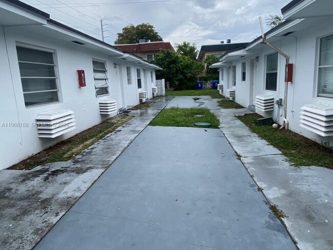 Photo - 16120 NE 19th Pl Unidad 3