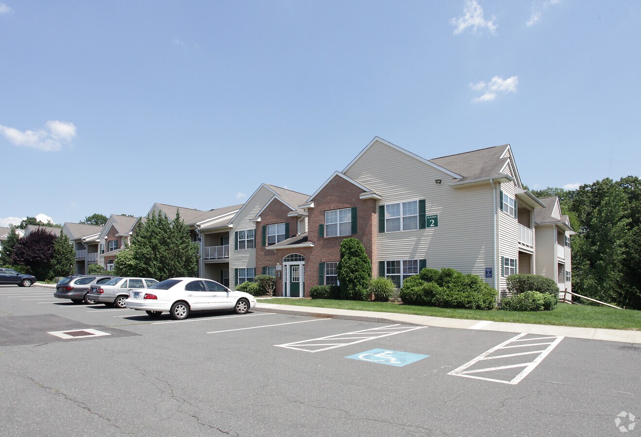 Aspen Woods Apartments For Rent In Manchester Ct Forrent Com